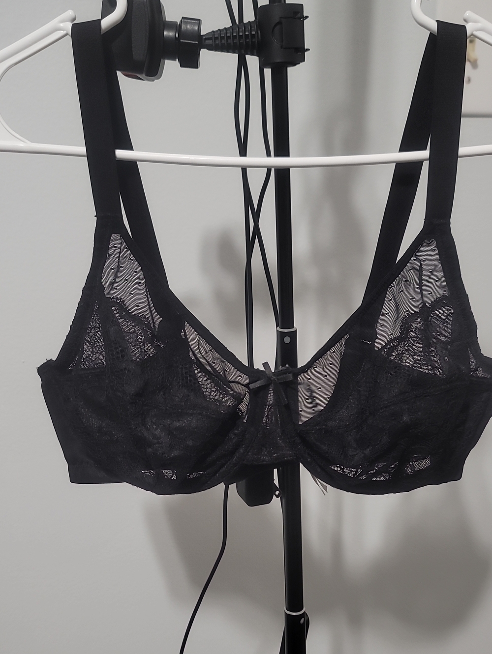 Mermaid Style Black Lace Underwire Bra - Women's Intimates